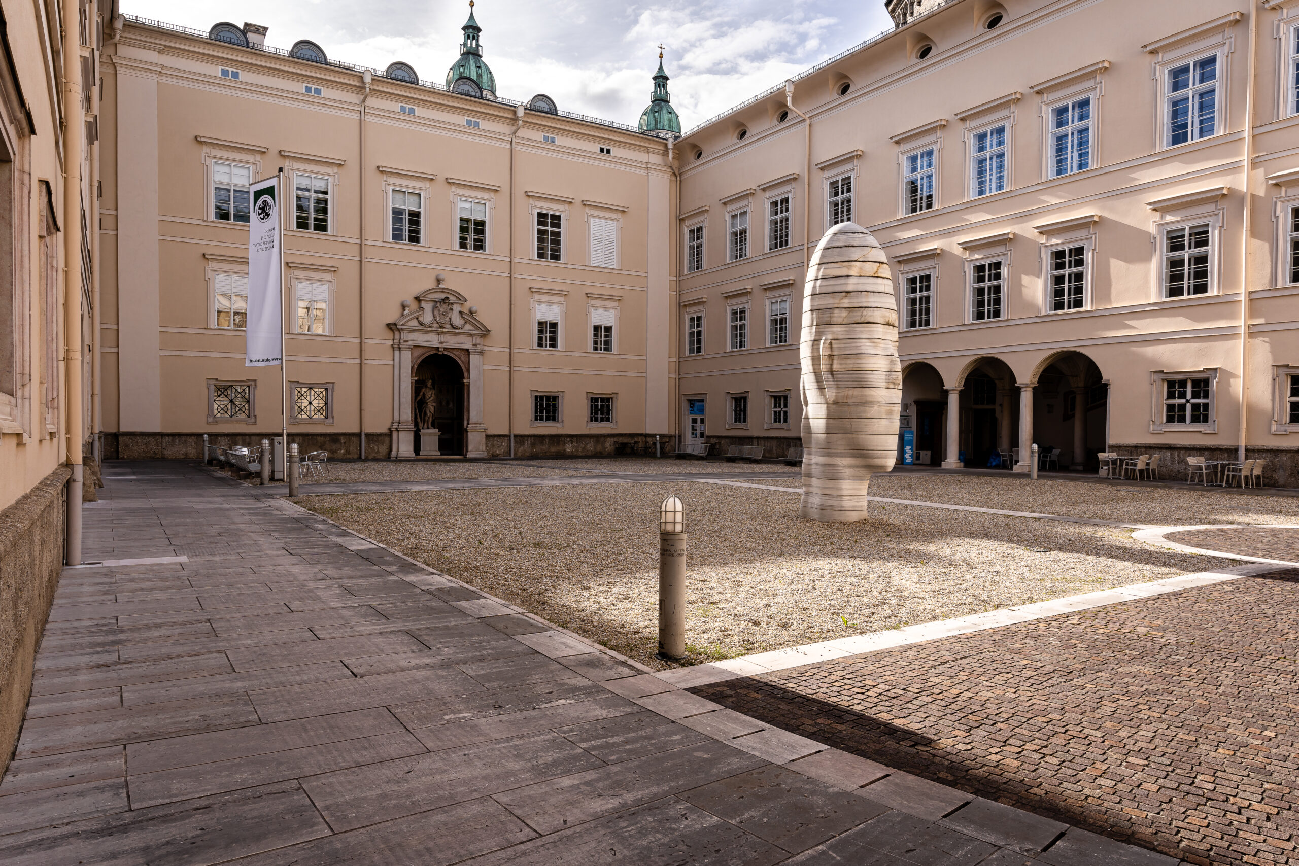 TOSKANATRAKT | RWW | Innenhof